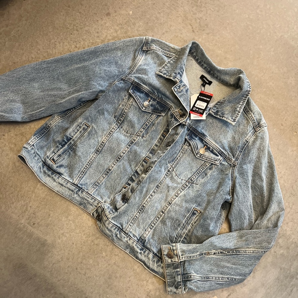 NWT Express Women's Denim Jacket Size XL Medium Wash Color Retails $98